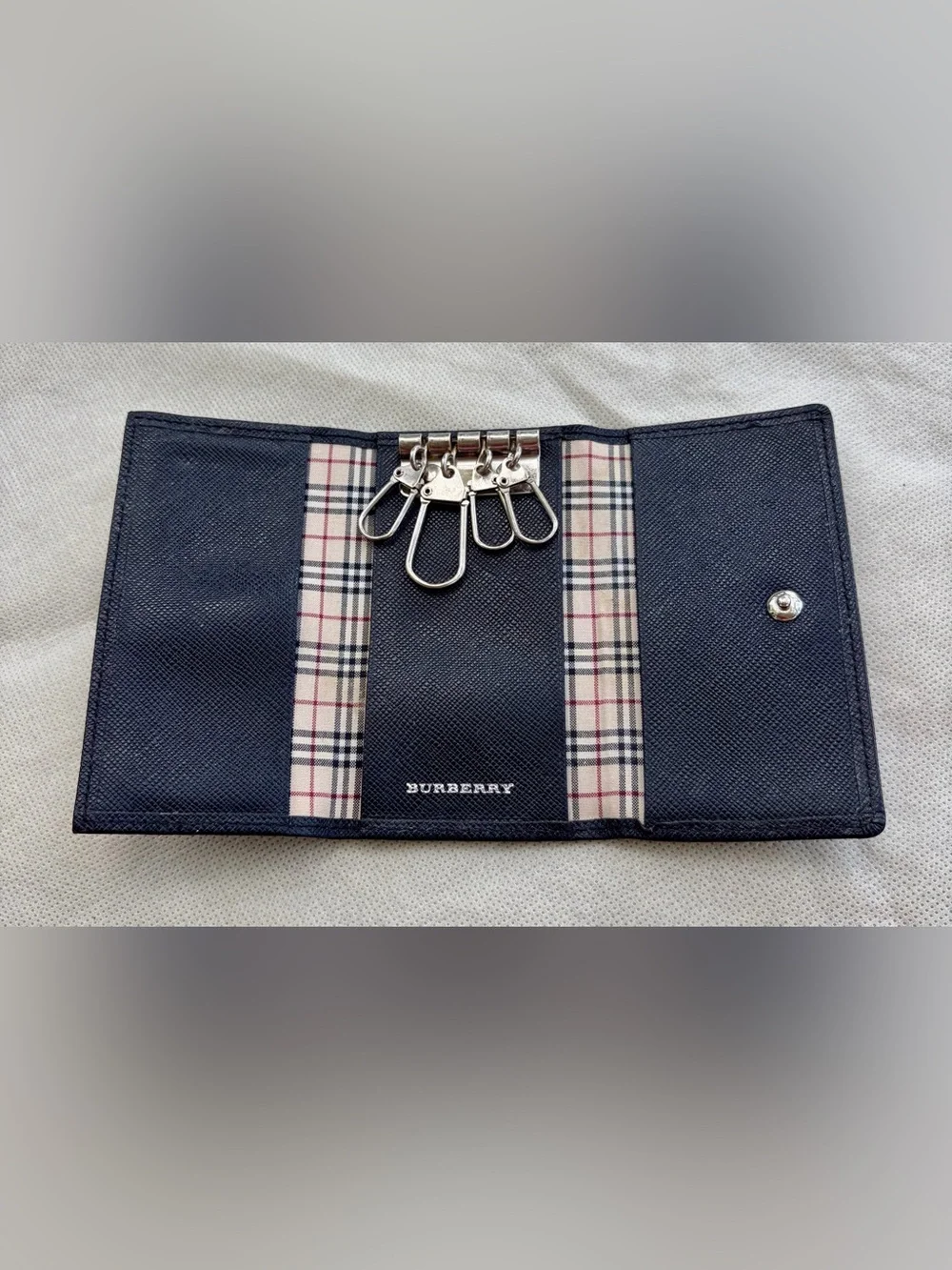 EUC!!! AUTHENTIC BURBERRY Black Leather Nova Check Key Case and card holder.